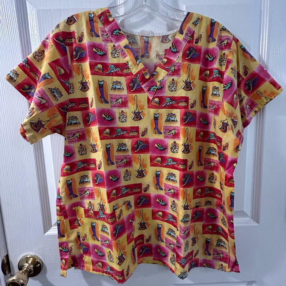 Women’s Purses and Shoes scrub top size small